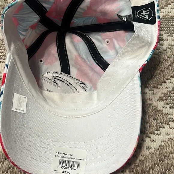 47 brand women’s fit Cleveland Cavaliers Hawaiian themed baseball hat - Picture 5 of 5